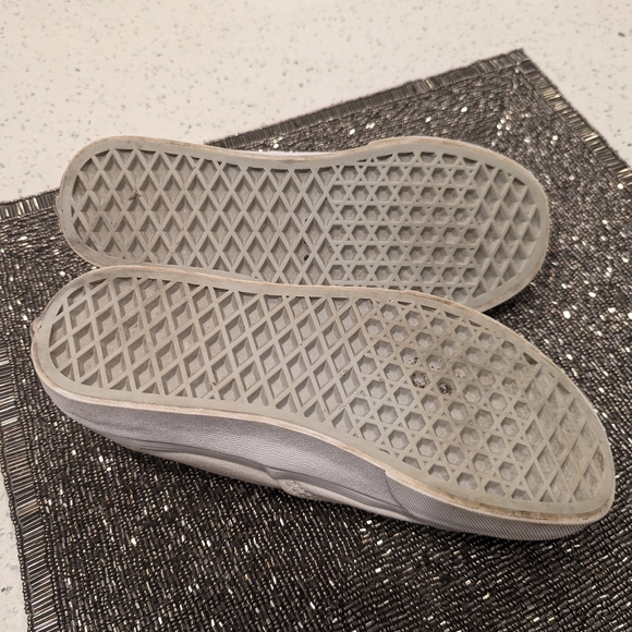 Vans - Picture 5 of 5